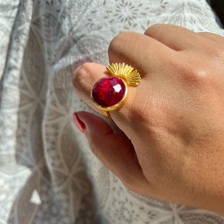 Anillo con piedras Sol Granate