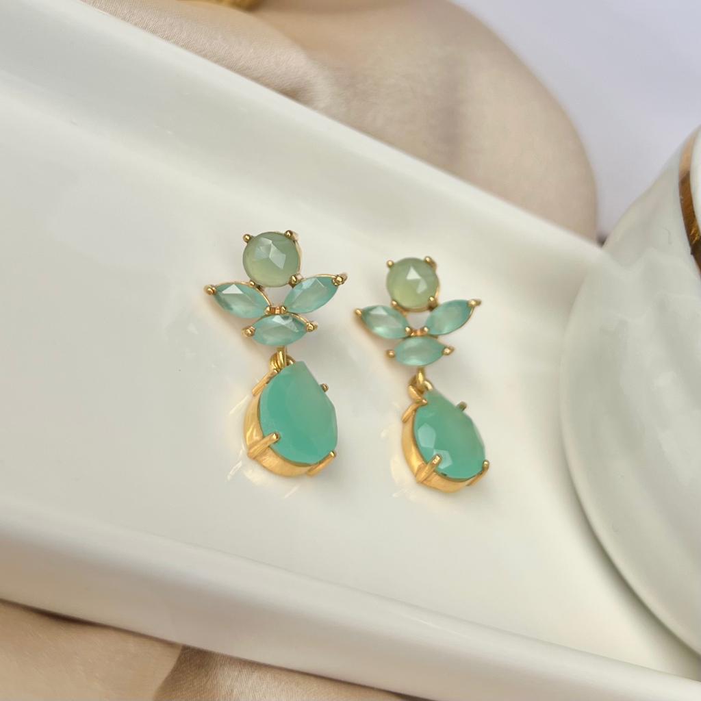 Boucles d'oreilles avec pierres Tulipe bleue, Fuchsia et Aigue-marine