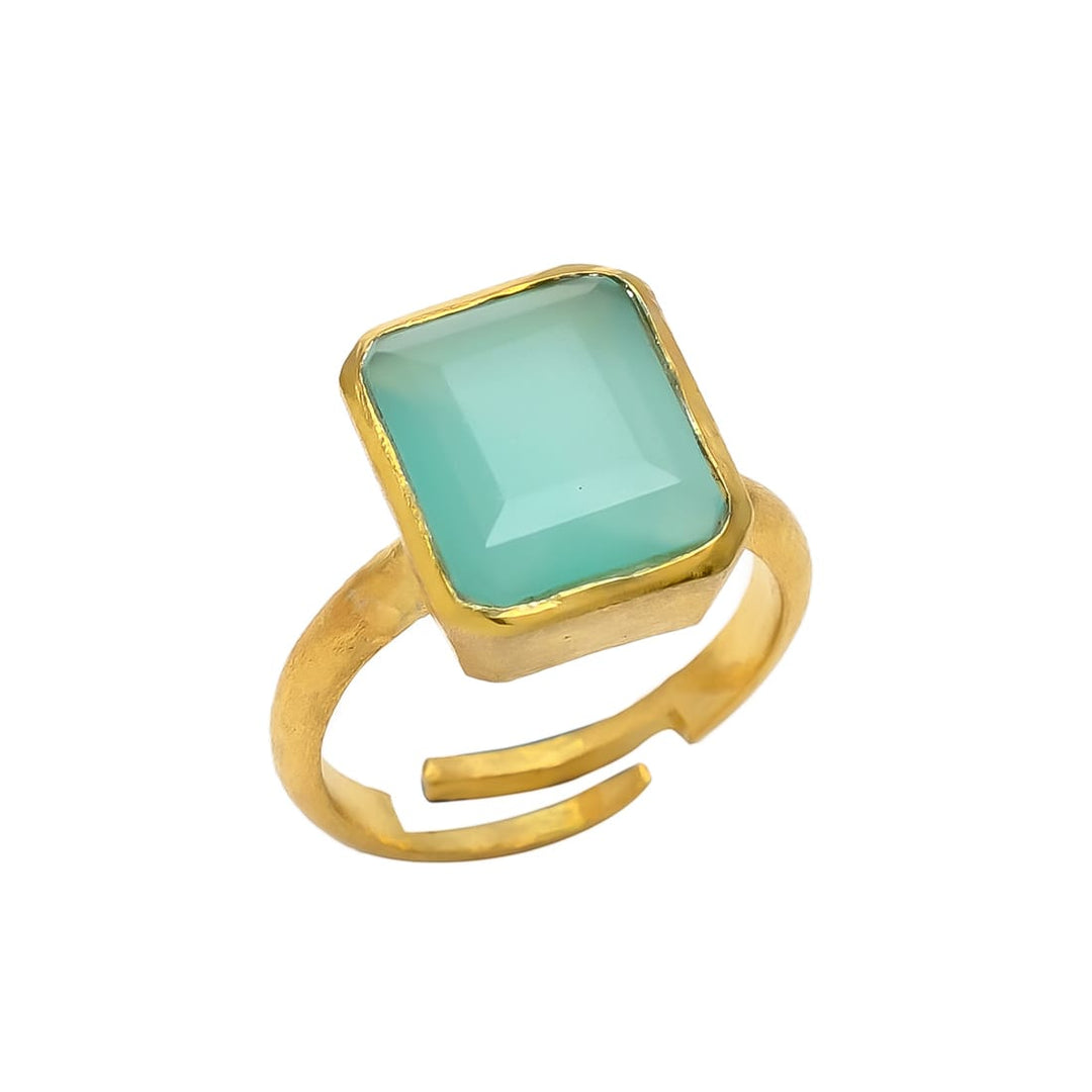 anillo con piedras