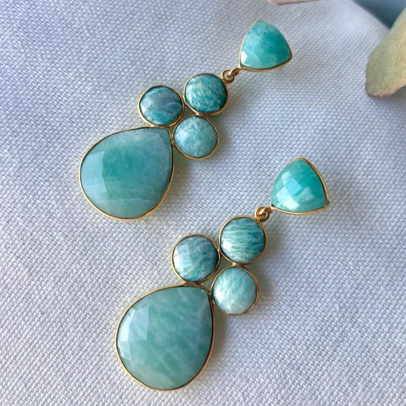 Boucles d'oreilles avec Liz Luna, rubis et pierres d'émeraude