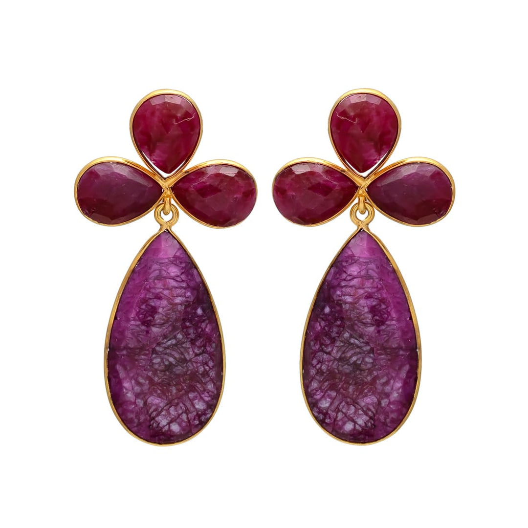 Boucles d'oreilles avec des pierres de Trèfle Vert et de Grenat