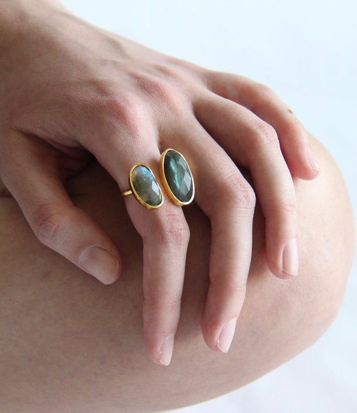 Ring with Allegra Labradorite stones