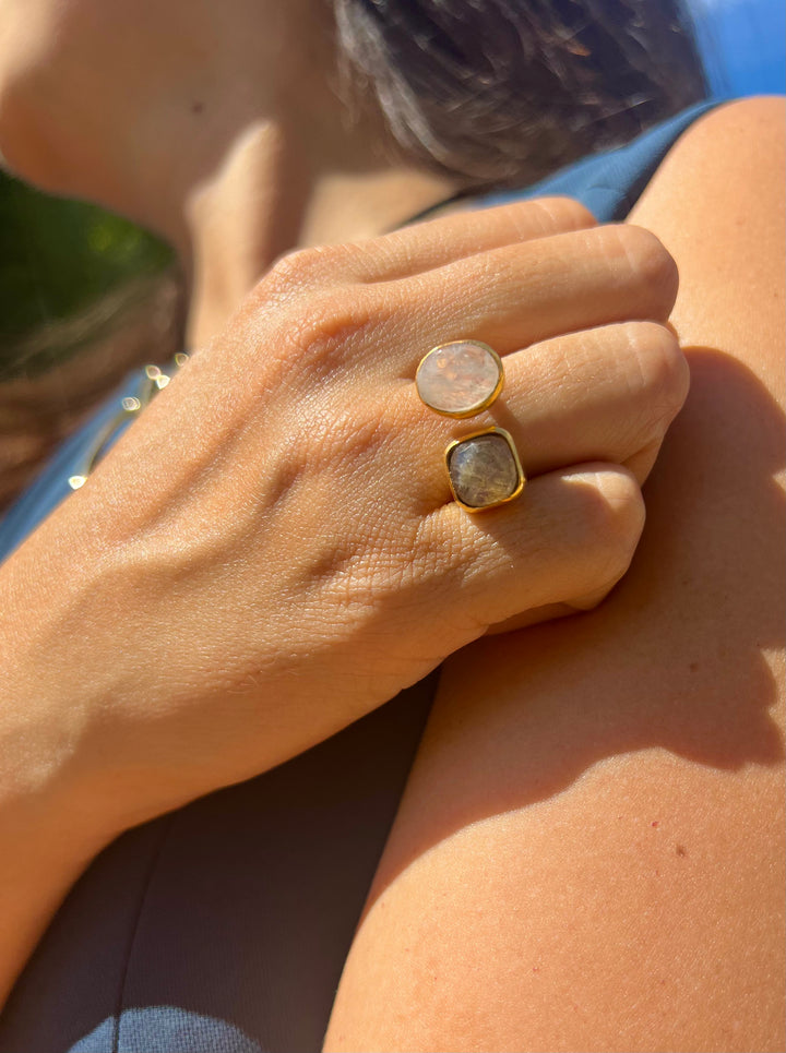 ¿Necesitas un anillo? Entra en nuestra web y descubre todos los diseños de anillos al mejor precio.