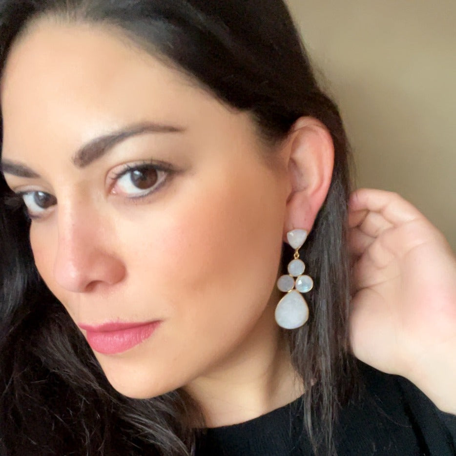 Boucles d'oreilles avec Liz Luna, rubis et pierres d'émeraude