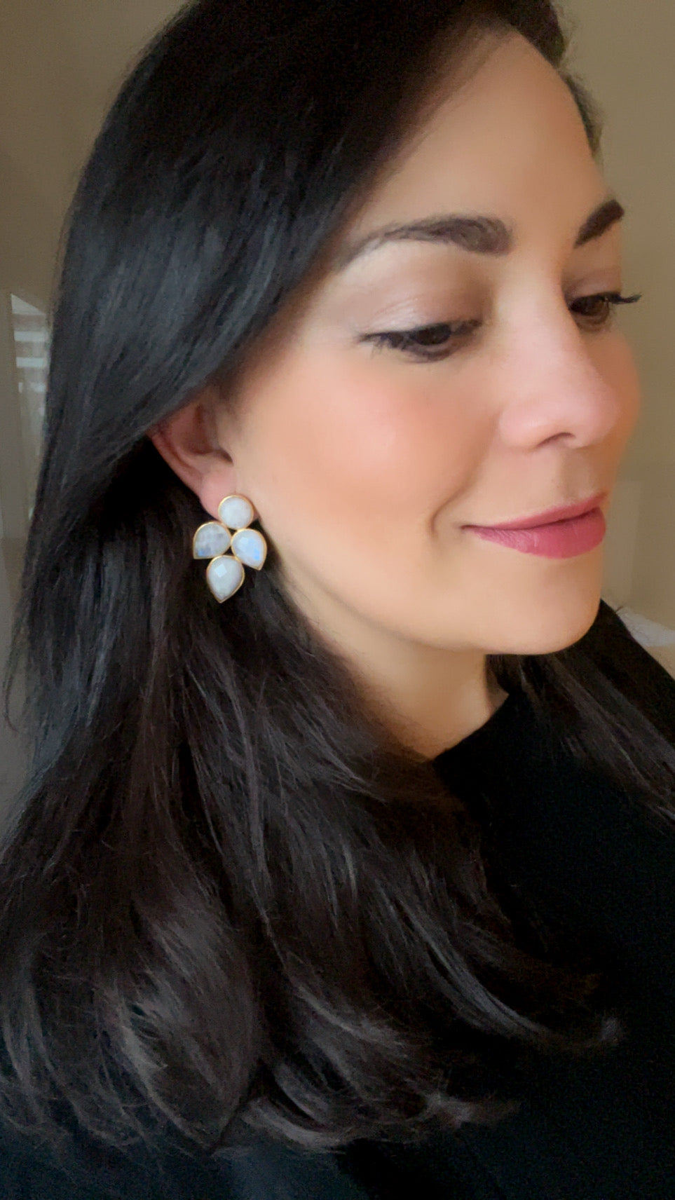 Earrings with emerald hydrangea stones